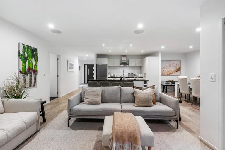 Photo of property in 30 Accolage Boulevard, Kumeu, 0810