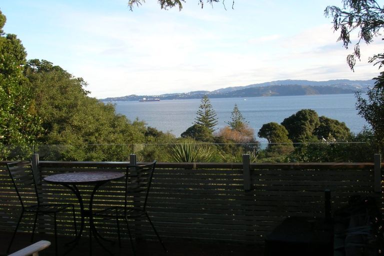 Photo of property in 5 Kaitawa Road, York Bay, Lower Hutt, 5013