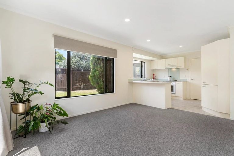 Photo of property in 59a Reelick Avenue, Pakuranga Heights, Auckland, 2010