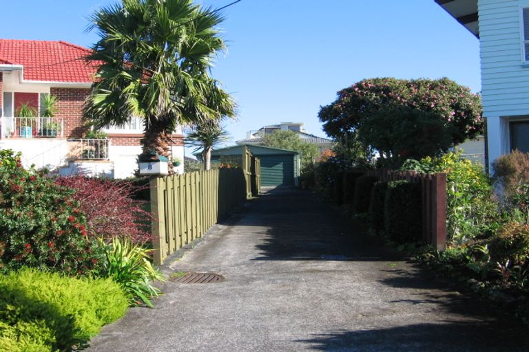 Photo of property in 8 Taha Road, Te Atatu South, Auckland, 0610