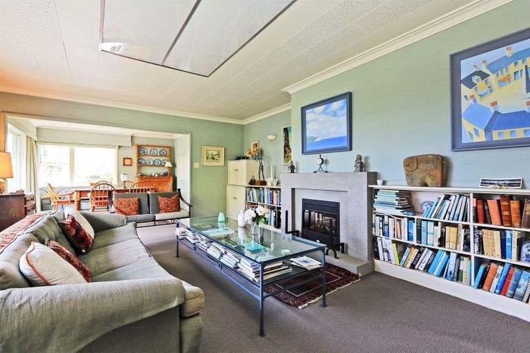 Photo of property in 15 Rakau Street, Havelock North, 4130