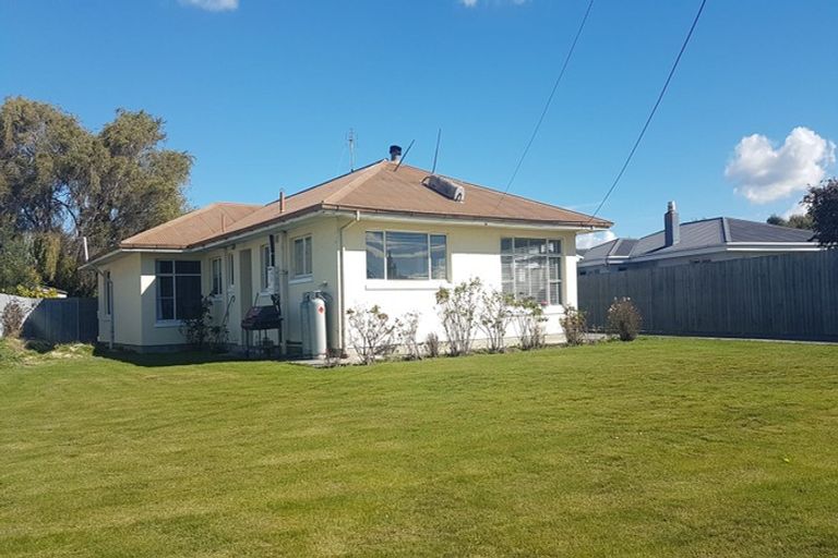 Photo of property in 37 Leeston And Lake Road, Leeston, 7632