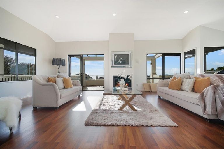 Photo of property in 12 Quedley Court, Eastern Beach, Auckland, 2012