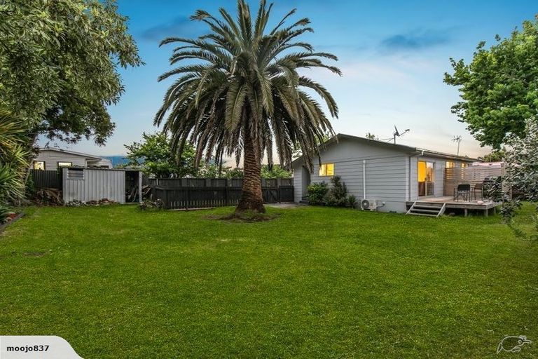 Photo of property in 2/13 Hamurana Place, Te Atatu Peninsula, Auckland, 0610