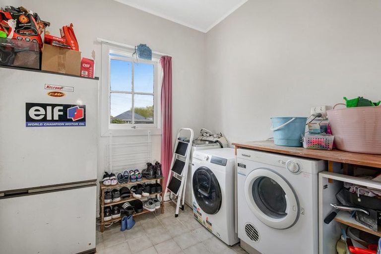 Photo of property in 51a Parakai Avenue, Parakai, 0830