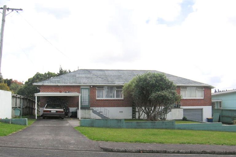 Photo of property in 26 Eastglen Road, Glen Eden, Auckland, 0602