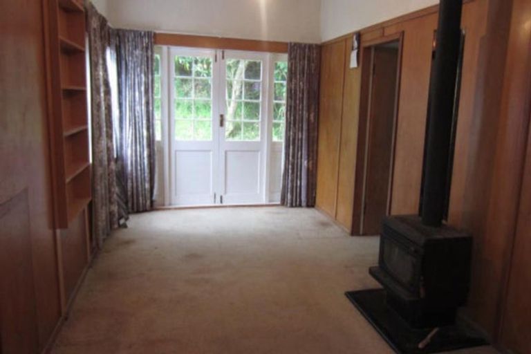 Photo of property in 102 Rangituhi Crescent, Takapuwahia, Porirua, 5022