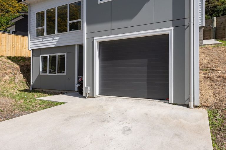 Photo of property in 22 Rarangi Way, Owhiro Bay, Wellington, 6023