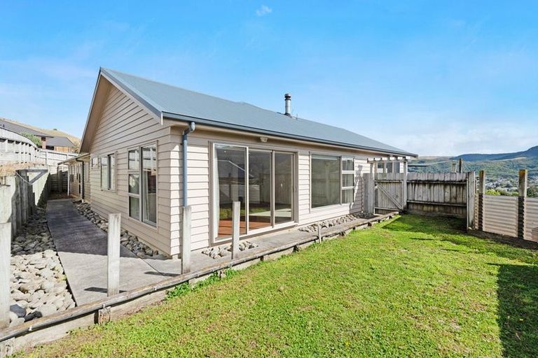 Photo of property in 99 Bing Lucas Drive, Tawa, Wellington, 5028