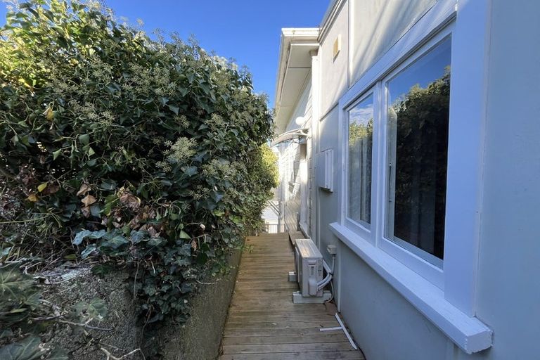Photo of property in 5 Maarama Crescent, Aro Valley, Wellington, 6021