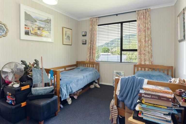 Photo of property in 247a Waikawa Road, Waikawa, Picton, 7220