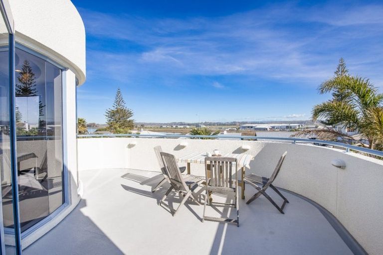 Photo of property in 24c The Esplanade, Westshore, Napier, 4110