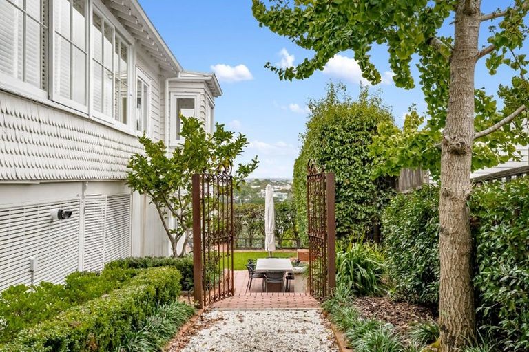 Photo of property in 65 Marine Parade, Herne Bay, Auckland, 1011