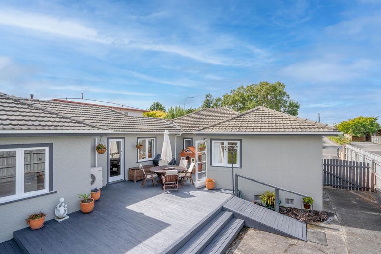 Photo of property in 222 Vogel Street, Roslyn, Palmerston North, 4414
