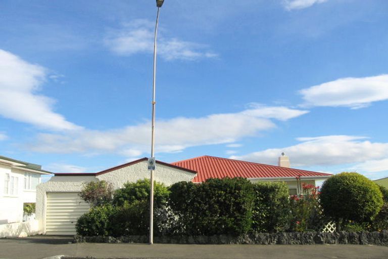 Photo of property in 12 Coleman Terrace, Hospital Hill, Napier, 4110