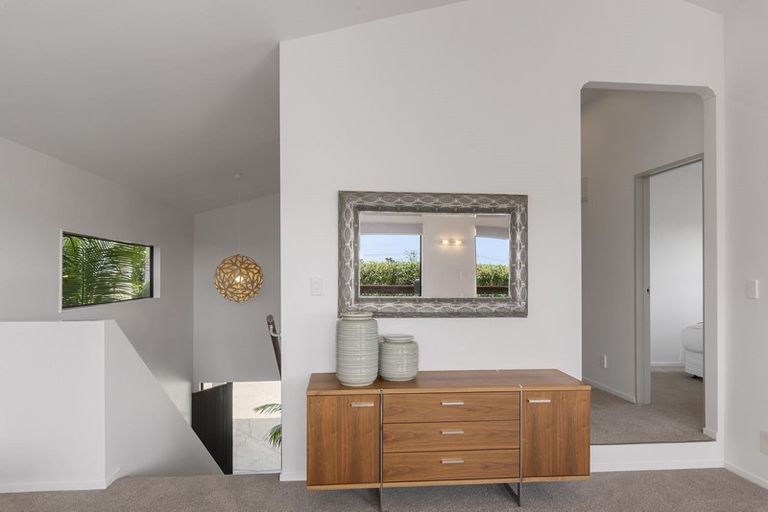 Photo of property in 3a Holland Road, Hillcrest, Auckland, 0627