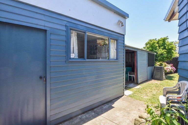 Photo of property in 22 Victoria Street, Carterton, 5713