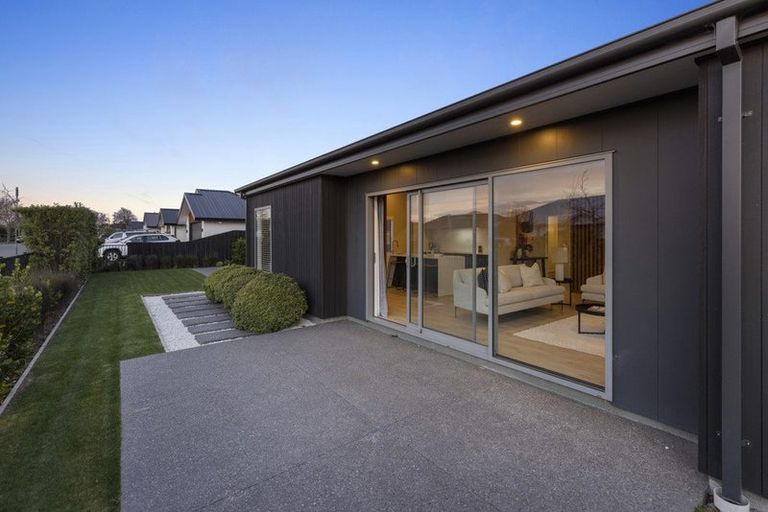 Photo of property in 1 Blue Jacket Drive, Halswell, Christchurch, 8025