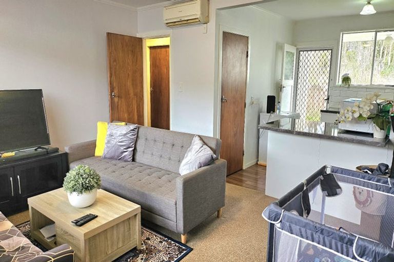 Photo of property in 3/10 Rawson Street, Tawa, Wellington, 5028