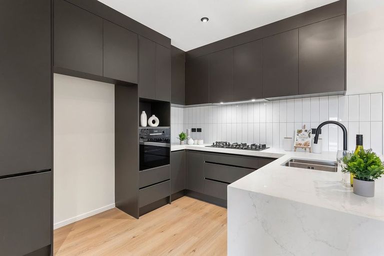 Photo of property in 33 Karaka Village Parade, Karaka, 2580