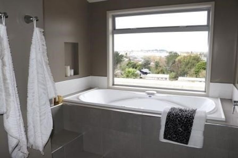 Photo of property in 41 Ranui Street, Dinsdale, Hamilton, 3204