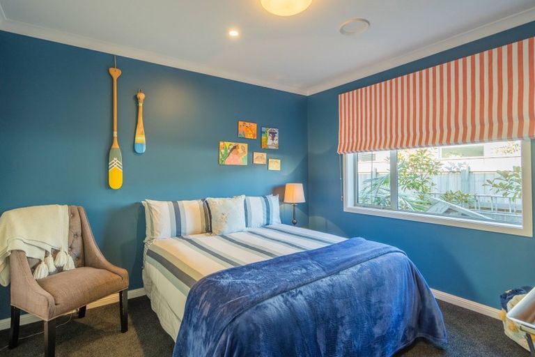 Photo of property in 9 Bridford Way, Paraparaumu, 5032