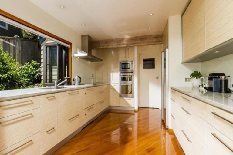 Photo of property in 24 Whitby Crescent, Mairangi Bay, Auckland, 0630