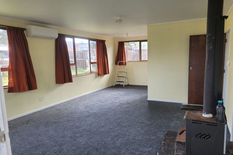 Photo of property in 1/46 Butterworth Drive, Glendene, Auckland, 0602