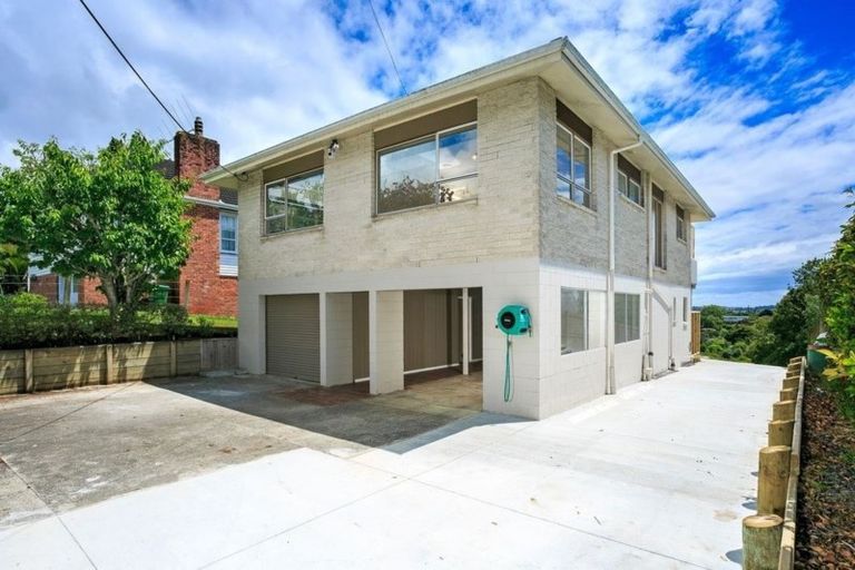 Photo of property in 10 Monarch Avenue, Hillcrest, Auckland, 0627