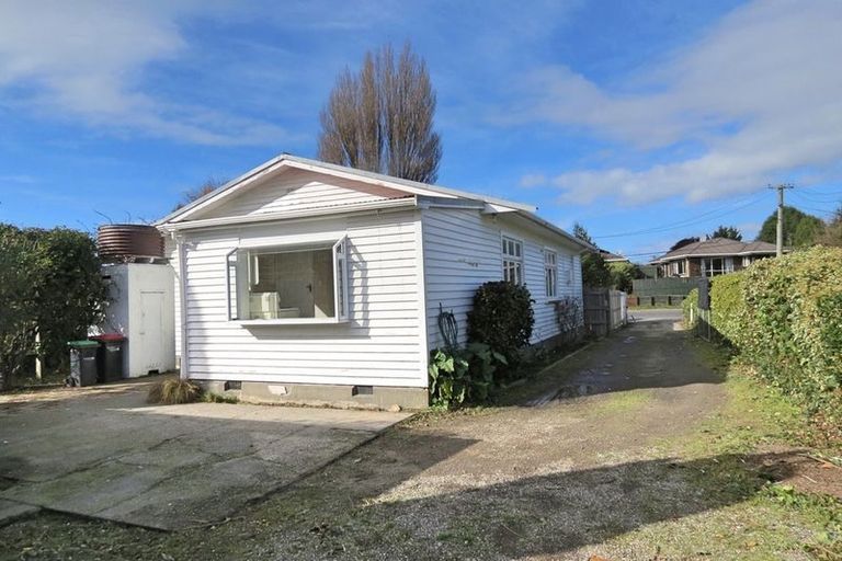 Photo of property in 49 Wainoni Road, Wainoni, Christchurch, 8061
