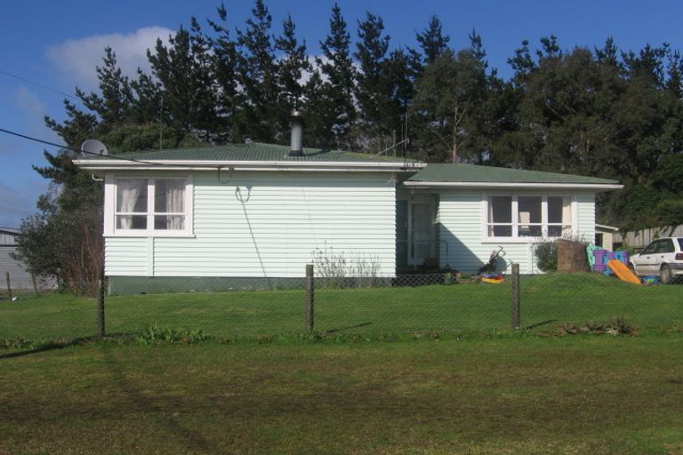 Photo of property in 20 West Coast Road, Te Kopuru, 0371