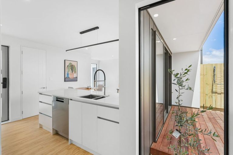 Photo of property in 4/5 Clarence Street South, Addington, Christchurch, 8024