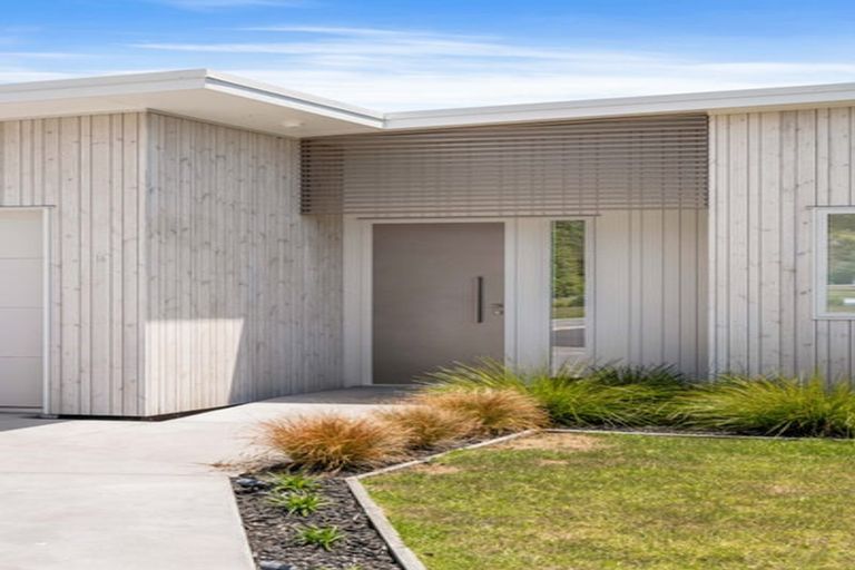 Photo of property in 16 Ian Hopper Way, Pauanui, 3579