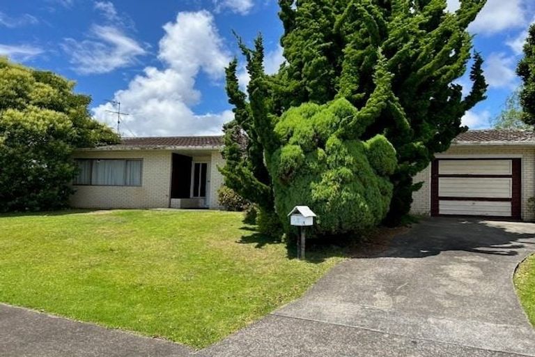 Photo of property in 1 Justamere Place, Weymouth, Auckland, 2103