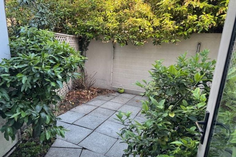 Photo of property in 2/37 Poynder Avenue, Merivale, Christchurch, 8014