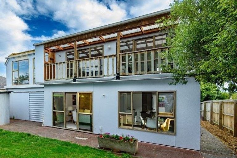 Photo of property in 2/147 Springfield Road, St Albans, Christchurch, 8014