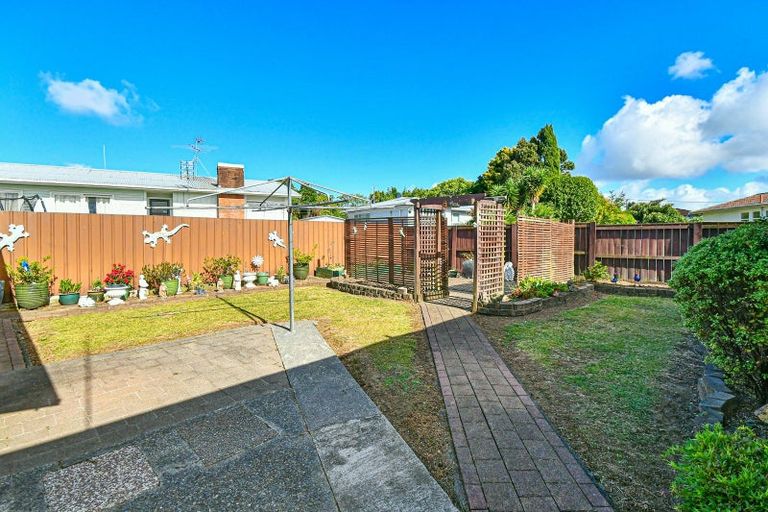 Photo of property in 8 Capella Place, Manurewa, Auckland, 2102