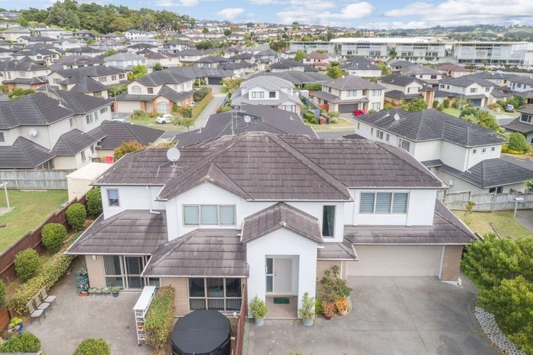 Photo of property in 5 Kouras Place, Flat Bush, Auckland, 2016