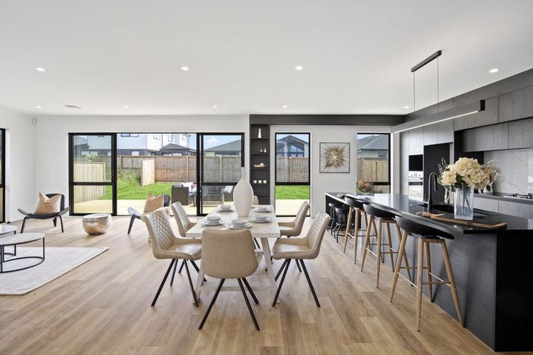 Photo of property in 75 Mutetai Road, Clarks Beach, 2122