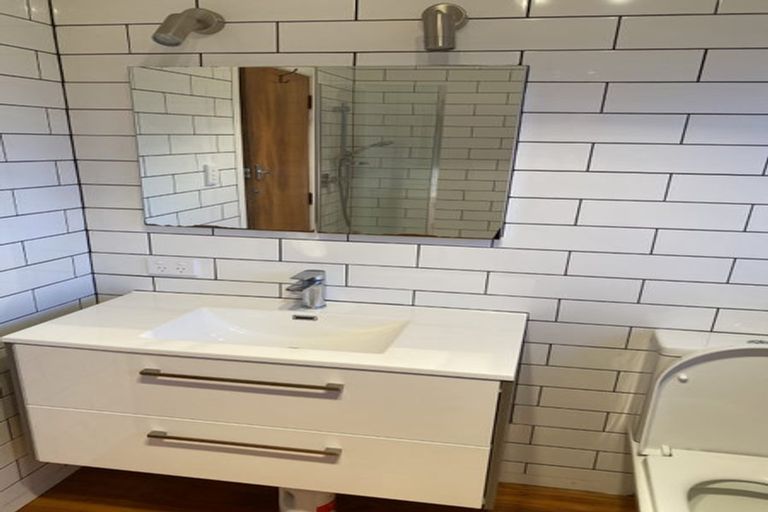 Photo of property in 73 Bayly Road, Blagdon, New Plymouth, 4310