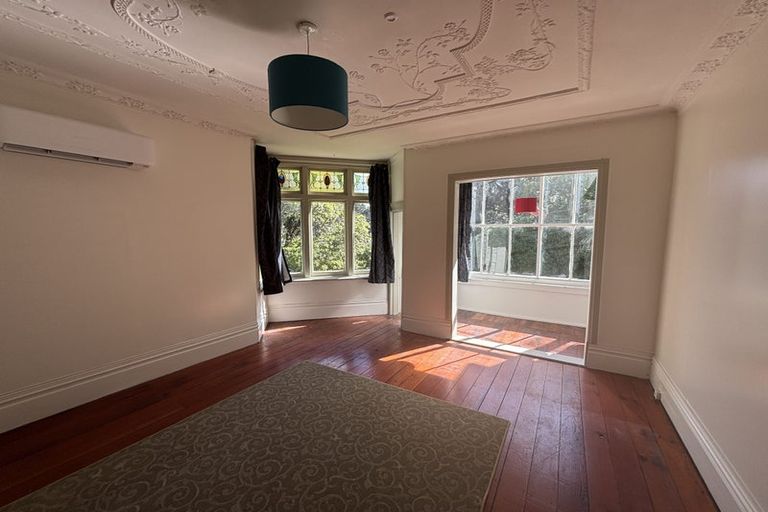 Photo of property in 21 Grass Street, Roseneath, Wellington, 6011