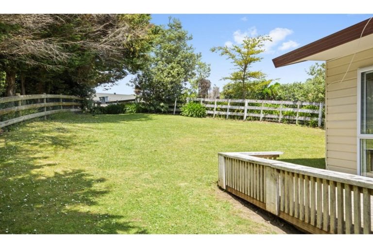 Photo of property in 104a Collingwood Road, Waiuku, 2123