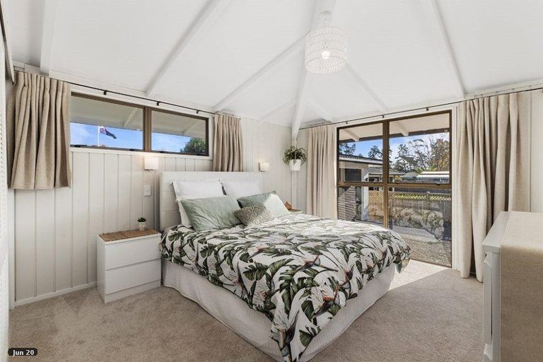 Photo of property in 23 Ferndale Drive, Kawakawa Bay, Papakura, 2585