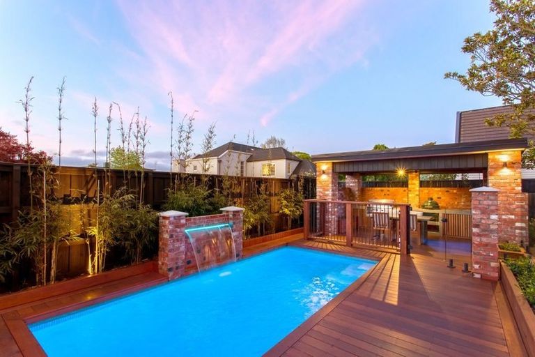 Photo of property in 16 Fendalton Road, Fendalton, Christchurch, 8014