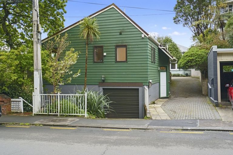 Photo of property in 142 Upland Road, Kelburn, Wellington, 6012