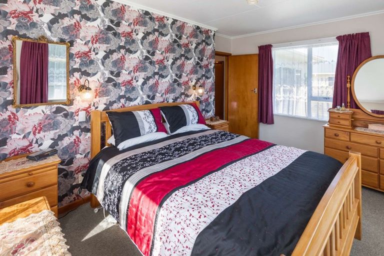Photo of property in 52 Thatcher Street, Castlecliff, Whanganui, 4501