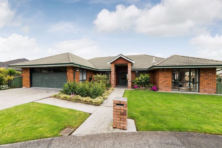 Photo of property in 27 Caroline Crescent, Highbury, Palmerston North, 4412