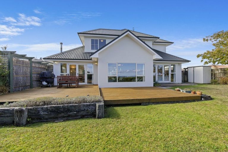 Photo of property in 3 Lemonwood Grove, Maungaraki, Lower Hutt, 5010