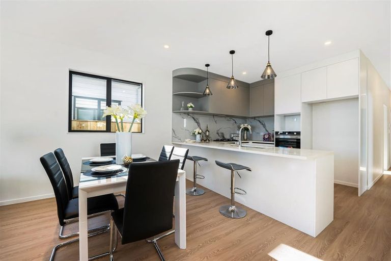Photo of property in 18 Woven Place, Karaka, Papakura, 2113