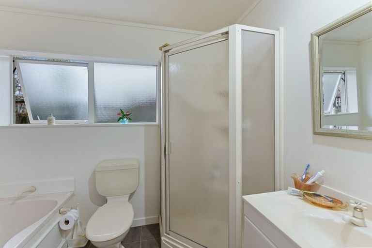 Photo of property in 31 Rosebank Grove, Waikanae, 5036